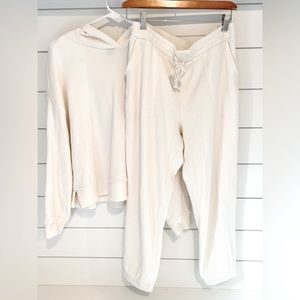 Gap lounge set in cream